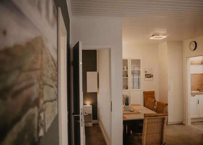 - Luettje Rundnuest - Am Grossen Nyaraló *